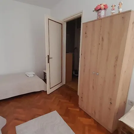 Milmar - Self Check-in Zára